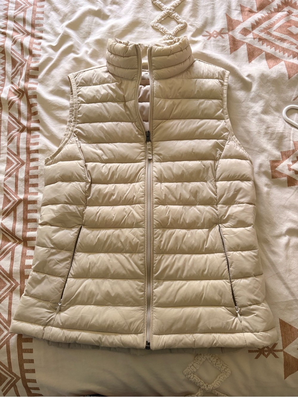 Amazon Essentials Light Beige Quilted Packable Vest - Women's